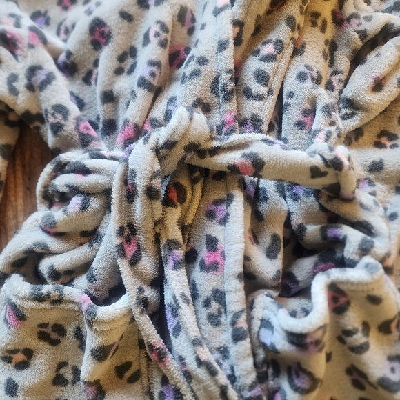 SUPER PLUSH PINK CHEETAH COZY BATH ROBE MEDIUM c - Picture 5 of 10